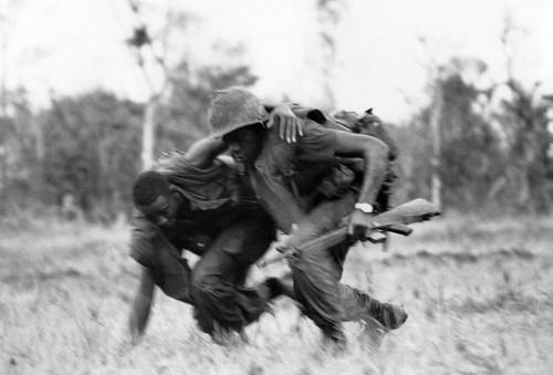 越南战争美军死亡照片_越南战争死亡人口