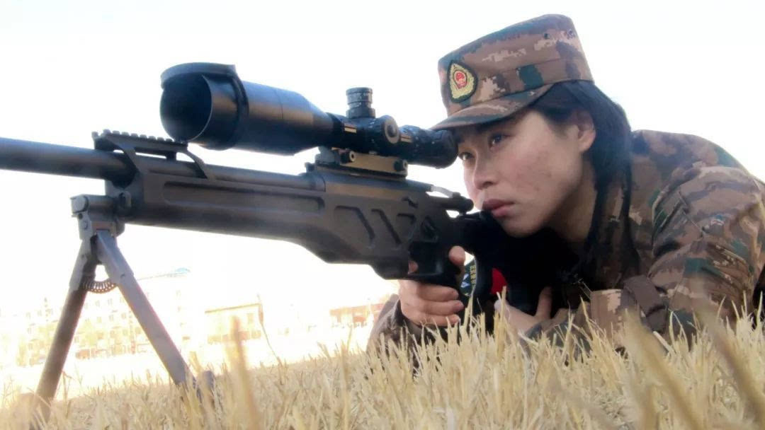 看哭!丈夫是雪豹突击队特战队长,妻子是猎鹰