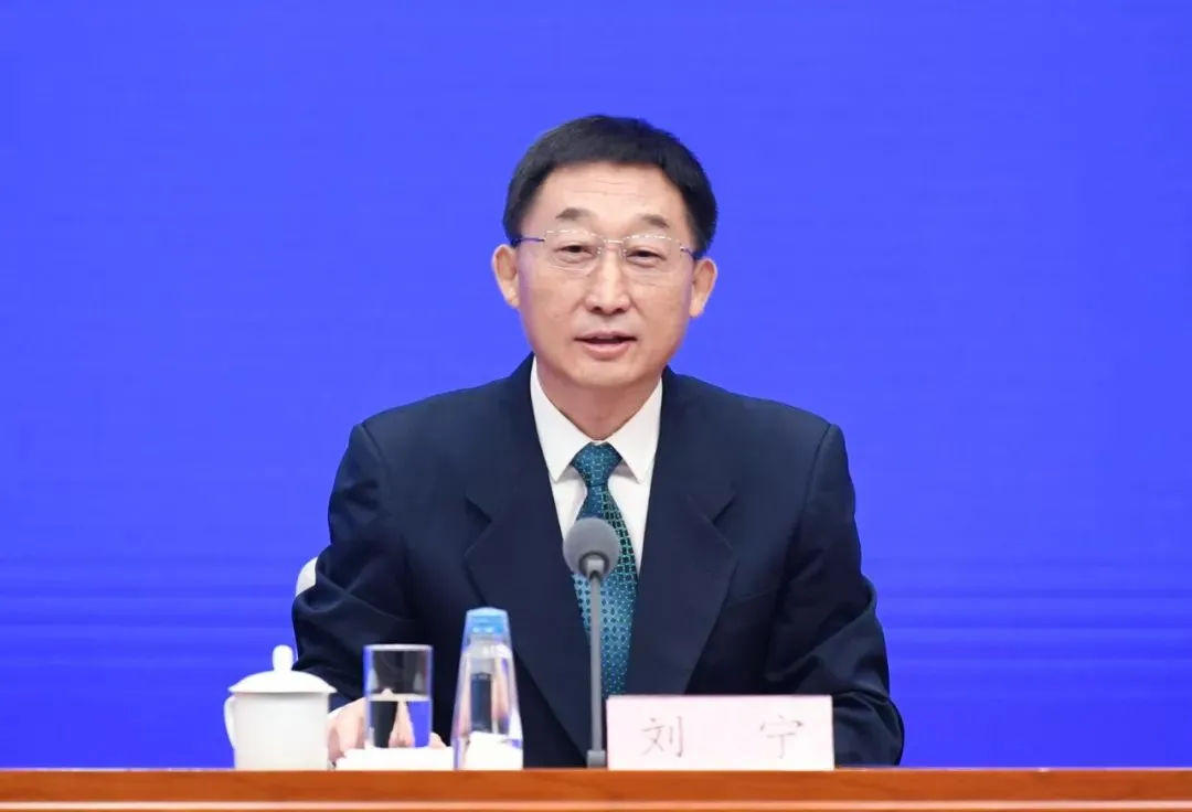 刘宁出任辽宁省代省长,目前辽宁省政府领导班子包括"一代八副一秘书长