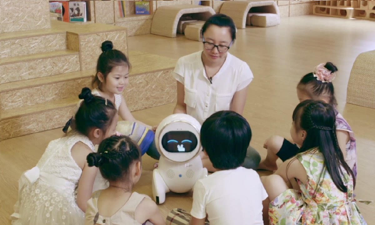 儿童机器人不只是玩具,KeeKo智能教育机器人