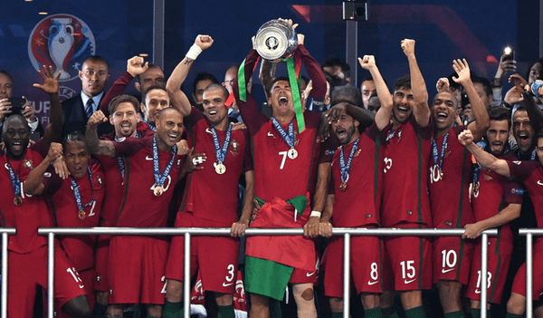 葡萄牙队法兰西加冕 欧洲杯冠军再添新成员 - 