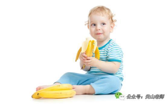 香蕉真能润肠通便?8个月宝宝吃后却脸红又粗