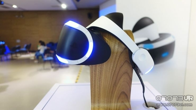 下一代PS VR怎么设计?索尼:干掉有线连接 - 3