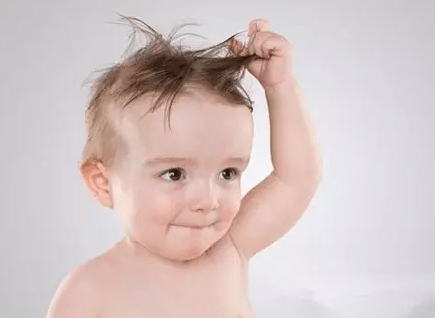 宝宝头发稀少怎么办 新生宝宝头发护理要点 - 