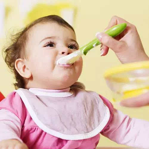 宝宝多大可以吃大人饭菜?许多家庭都吃错了!