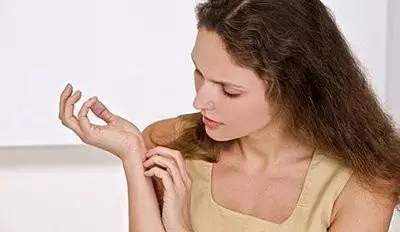 然变黑?不一定是晒的,可能得了这种病_搜狐社会