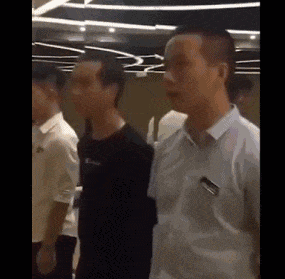 151817082679377040_302_1000.gif