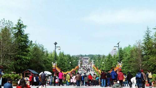 清明期间 芒砀山旅游区旅游接待量和综合收入再创新高