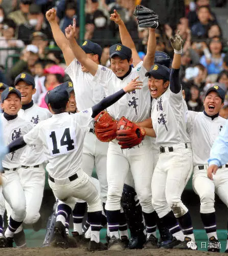 甲子园大赛是日本全国高中生棒球联赛.