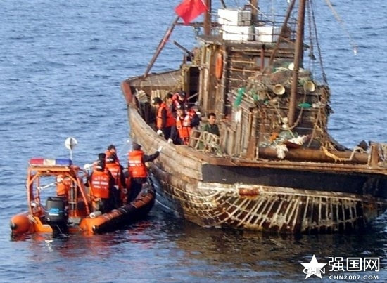 韩海警公开拍卖被扣中国渔船韩媒:尚属首次