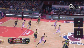 比斯利26 9屡屡戏耍阿联 残暴隔扣周鹏全场喊mvp(gif)