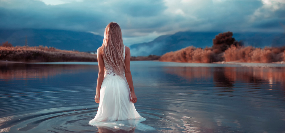 女孩 白色裙子 背影 浪漫湖景 山水风景 意境唯美壁纸