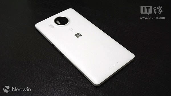 微软Lumia950 XL白色版开箱上手:专业级4K夜