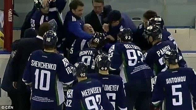 俄冰球联赛选手喉咙被冰刀刺穿完整视频曝光 
