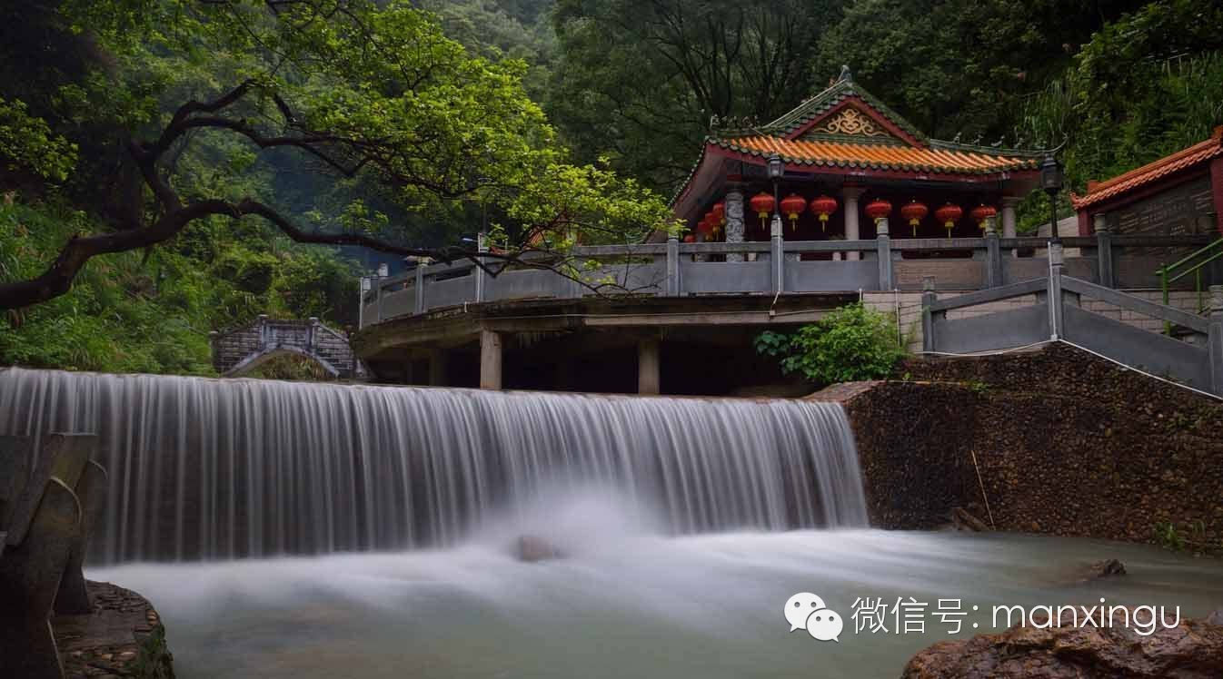 泮坑旅游风景区位于梅城南郊三