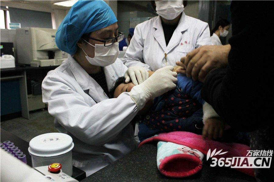 安徽省立医院引进激光无痛采血 100%的家长选