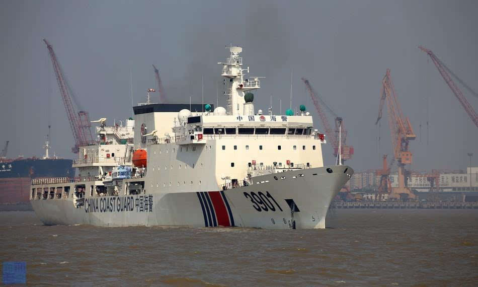 中国海警船编队今年第33次巡航钓鱼岛12海里