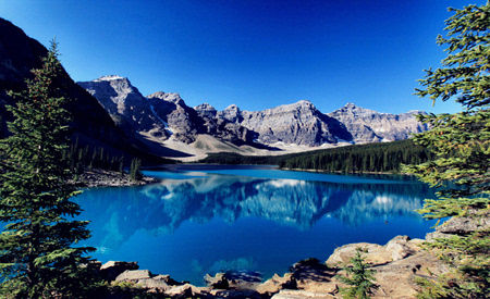 加拿大的梦莲湖犹如天堂一般