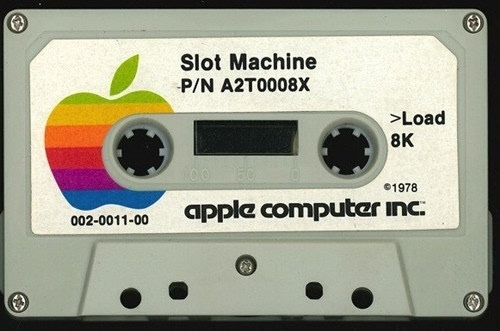 apple ii的游戏卡带—1978年,早期的苹果电脑通过磁带运行软件