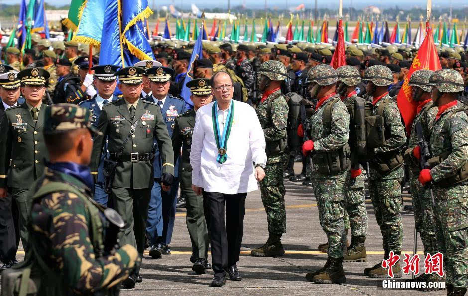 菲律宾举行阅兵式庆祝武装部队成立80周年(高清组图)