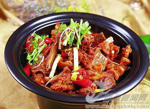 家常菜谱:干锅羊肉的家常做法 味道鲜美适合在冬天食用
