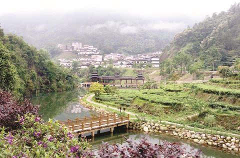 广东:揭西粗坑村获"中国乡村旅游模范村"称号