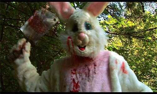 the bunny man),1970年代的确有几起关于穿兔子衣服的疯子袭击别人的