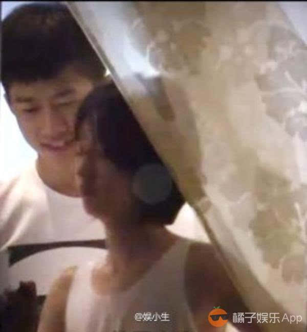 周冬雨刚刚宣布单身 前男友就在微博上po出了合影