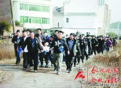 1月15日至17日,湖南衡山县连发三起凶杀案,致6死1伤.