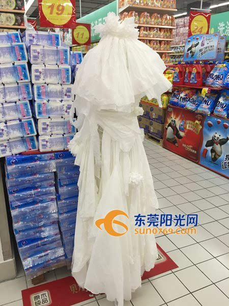 婚纱超市_超市门头照片(2)