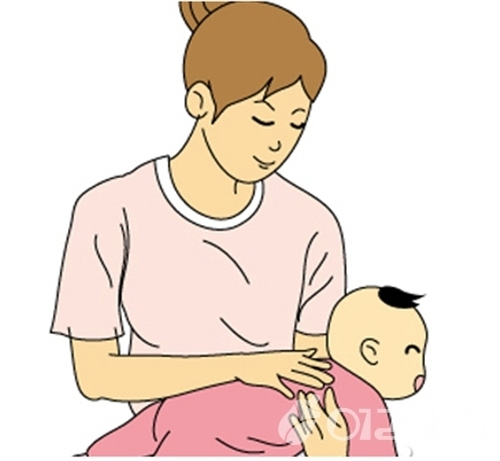 宝宝容易呛奶怎么办?婴儿呛奶原因及急救方法