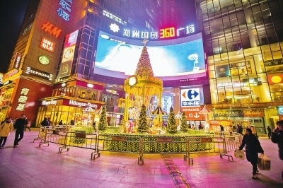 2010年开业的郑州国贸360广场是郑州时尚购物中心的柄表