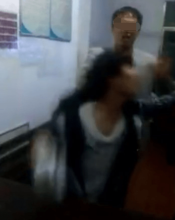 湖南教职工打学生致流血 如斯暴力的一幕让窗外的围不雅者不断惊呼【热门往事】风气中国网