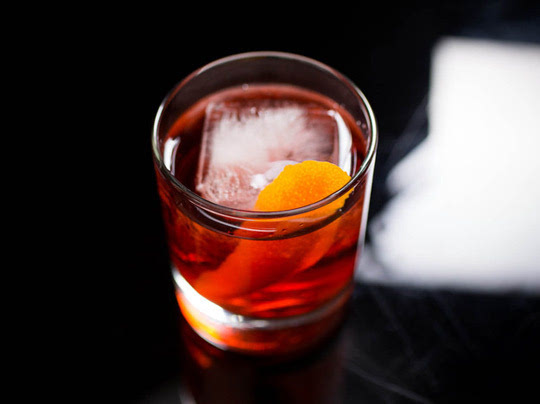 3. 内格罗尼鸡尾酒(negroni)