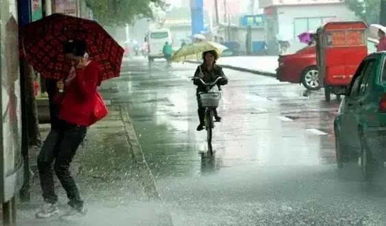 [恳求]下雨天,澄海开车的人 请慢点好吗!