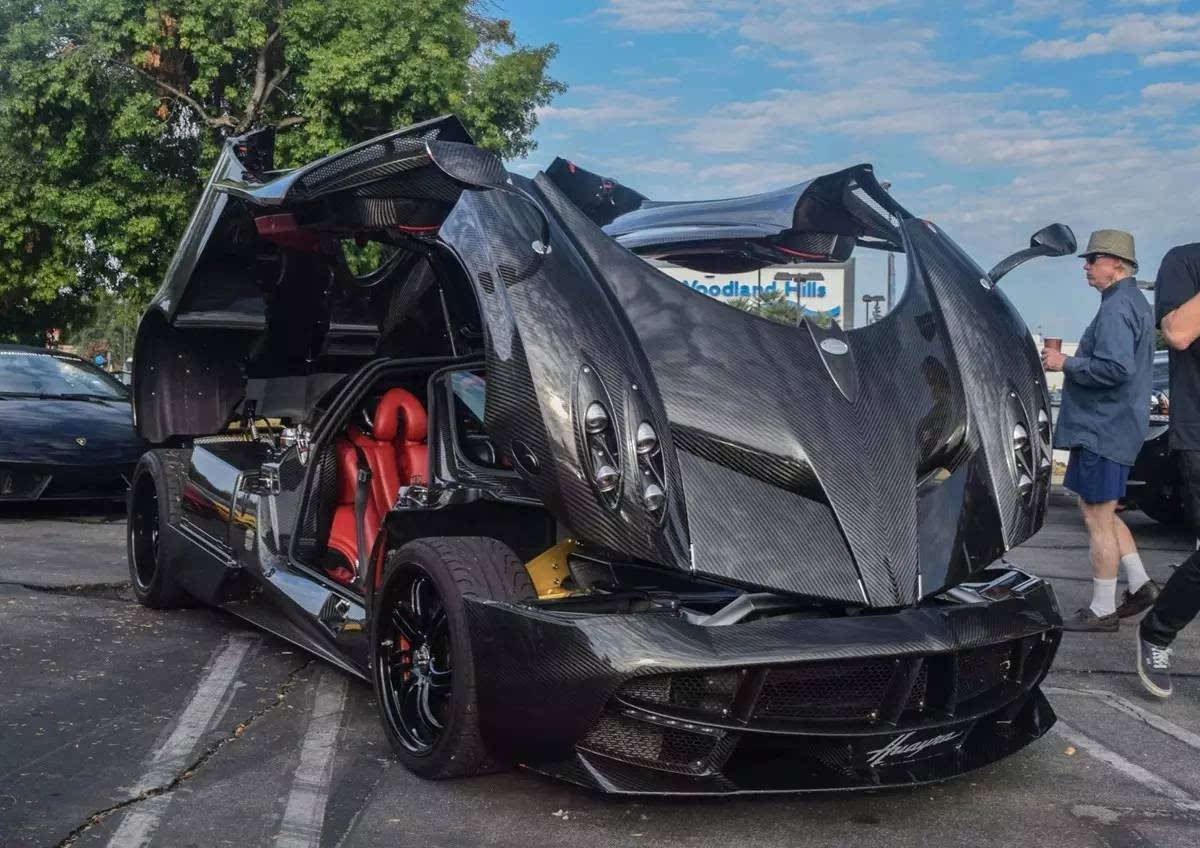 该车将替代zonda(参数|图片)成为帕加尼公司的主力车型,售价将在100万