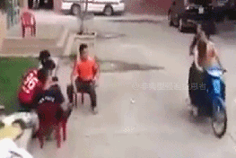 [内涵囧图]为何你走路这么嚣张 全怪老司机的内