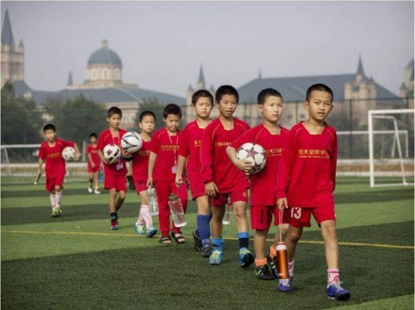 英国足球名宿:15年后中国或能挑战最高级别比