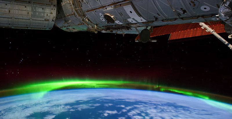 美翻了!俄宇航员太空拍下北极光（图）