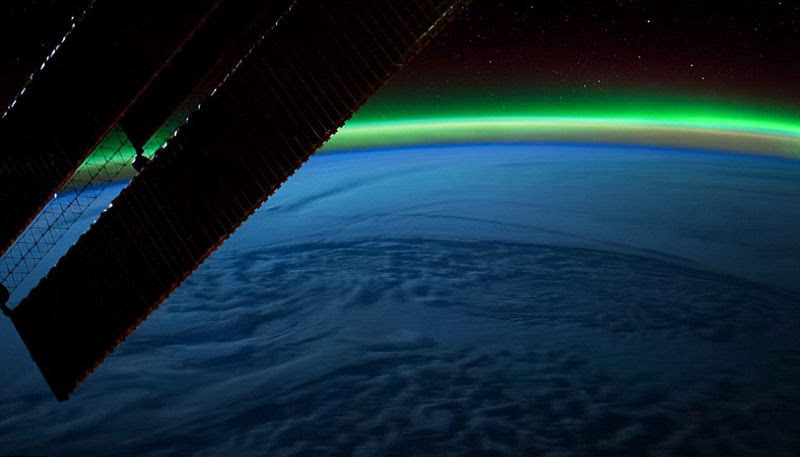 宇航员太空拍北极光（图）