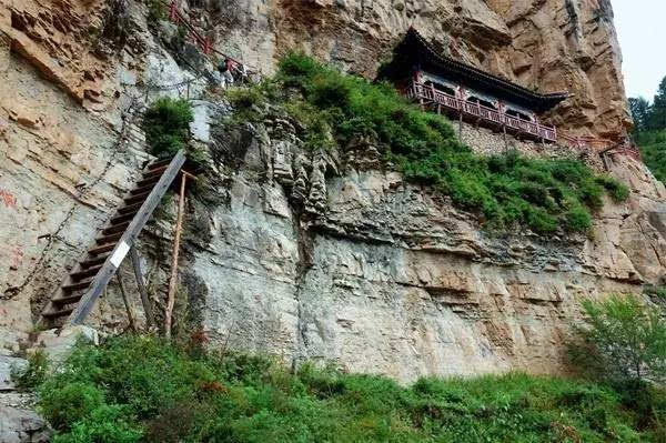 山西宁武悬崖古栈道