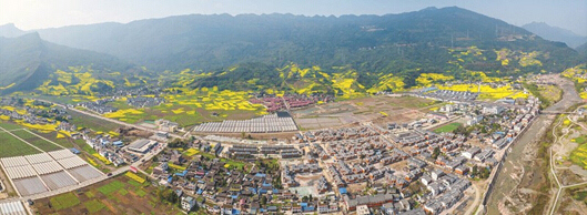 她来自雅安市天全县始阳镇落坝村,用自己的话形容自己现在的状态,"这