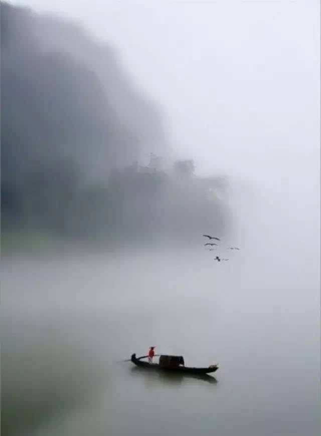 洛阳亲友如相问,一片冰心在玉壶寒雨连江夜入吴,平明送客楚山孤