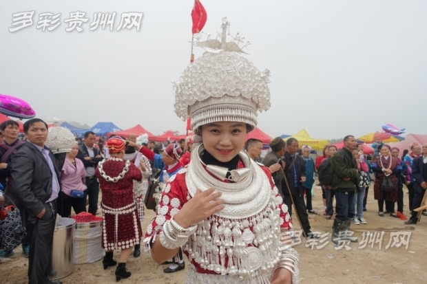 黄平县上万苗族同胞欢度白堡坡三月芦笙节