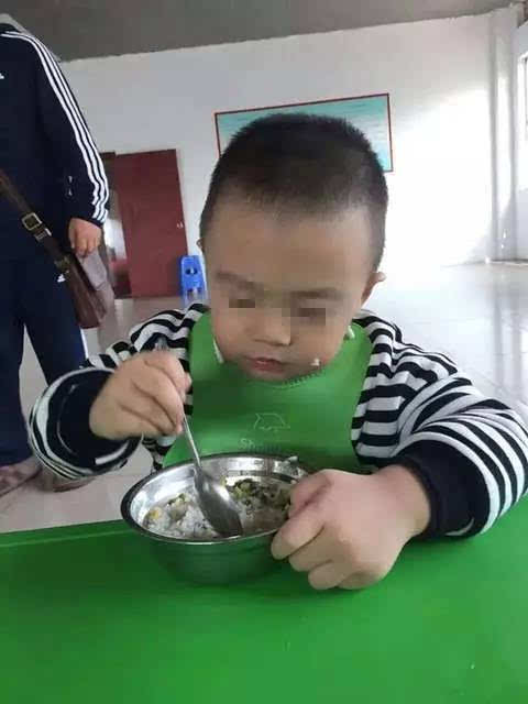 4岁自闭症儿童殒命广州康复机构死前1天28 穿