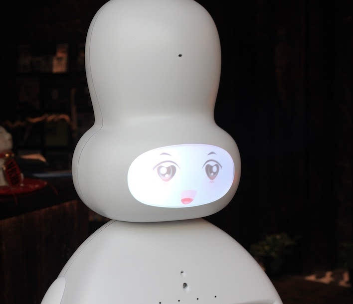 酷奇Cooky智能机器人在餐厅上岗 担任品牌服