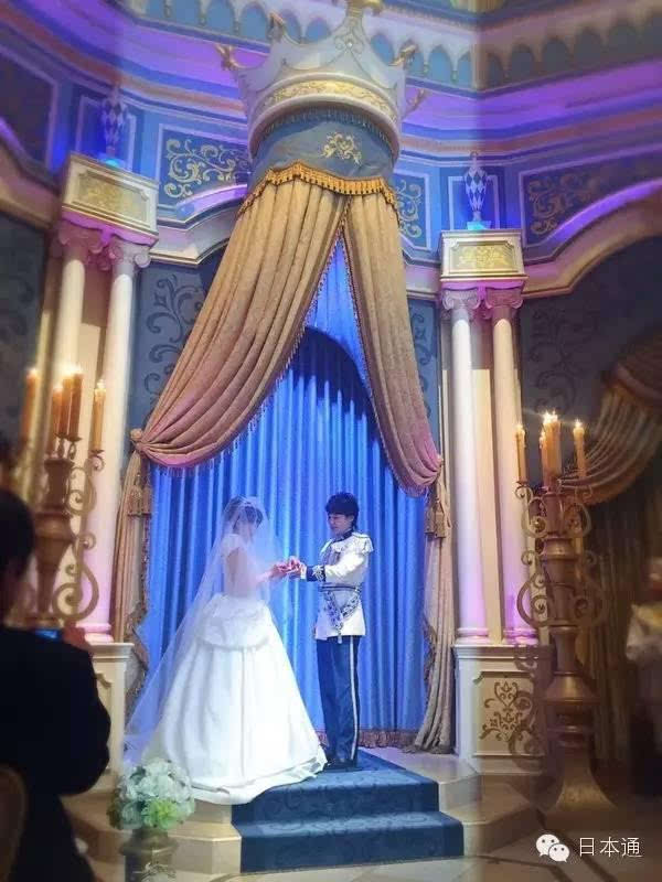 婚纱的城堡_迪士尼城堡