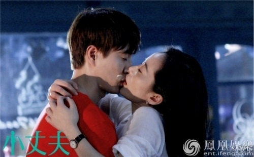 凤凰娱乐讯 近日,《小丈夫》正在湖南卫视热播,在剧中俞飞鸿和杨玏继