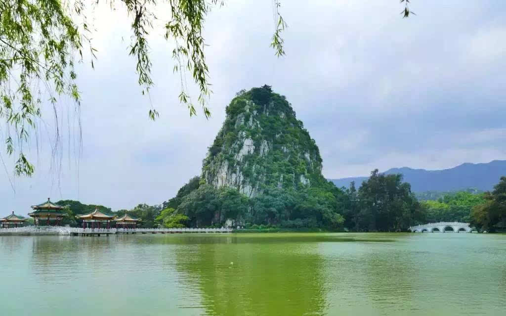 不是桂林西湖,不是九寨沟,没想到这片湖光山色如此美!