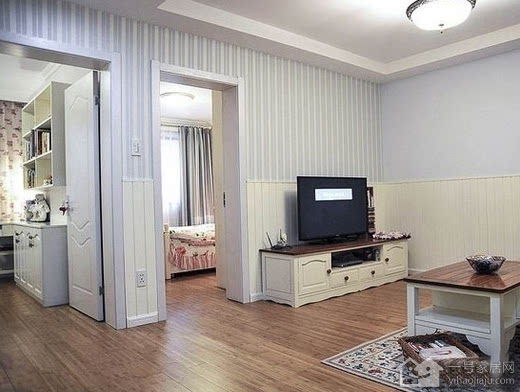 居装修效果图:从这个角度看,可以看到客厅全貌,客厅对面就是两个卧室